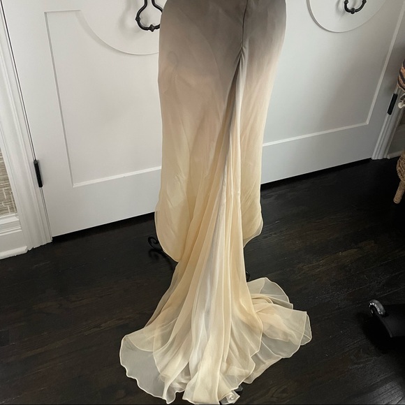 Kevan Hall Designer Gown - Picture 2 of 9